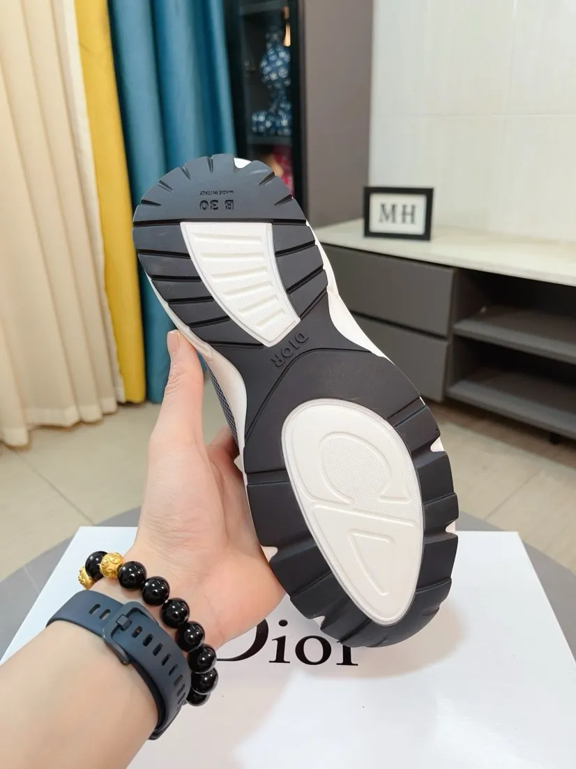Ex-factory price 420🌹🌹【Dior】Best-selling model, world premiere on official website🔝High-end brand of men's shoes, latest series on official website: The upper is made of imported cowhide with specially designed fabrics➕Mesh breathable lining. Make walking more convenient and comfortable! Compared with the official quality, Midea’s 1:1 replica. Create a fashionable personality to set off your uniqueness! A must-have for trendy men! Classic style. Men's sizes: 38-44.
